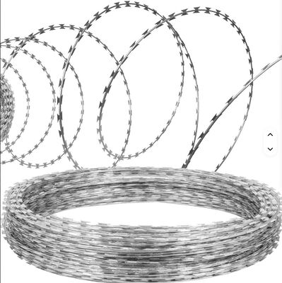 سیم خاردار داغ غوطه ور شده گالوانیزه شده 450 میلی متری با قطر خارج از سیم خاردار با قدرت کششی بالا برای حصار امنیتی